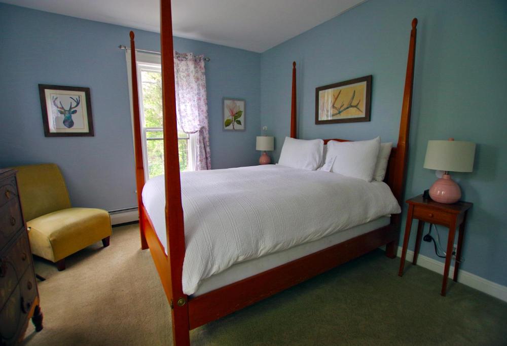 Deerfield Room  interior